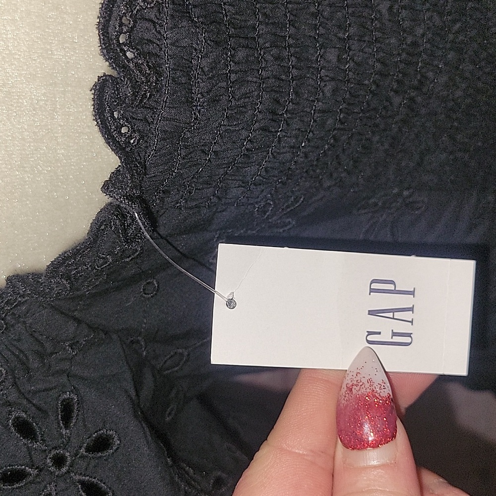 GAP Black Cropped Stretch Top - Picture 4 of 8